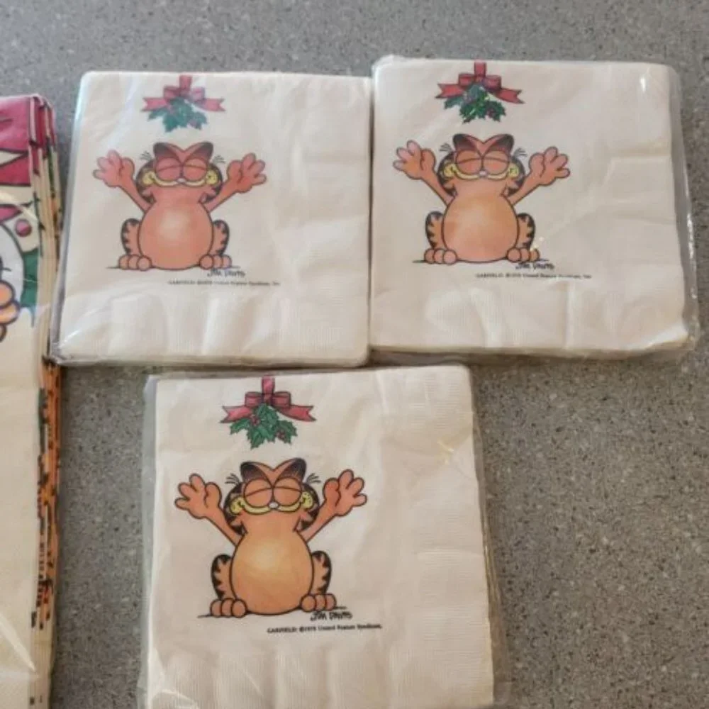 Vintage Garfield Cat Christmas Paper Napkins And Matching Tablecloth New